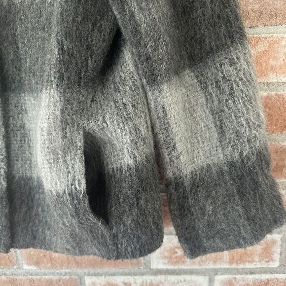 Talbots Gray Buffalo Plaid Wool Alpaca Blend Zip Up Coat Size 10 Petite - Picture 2 of 6